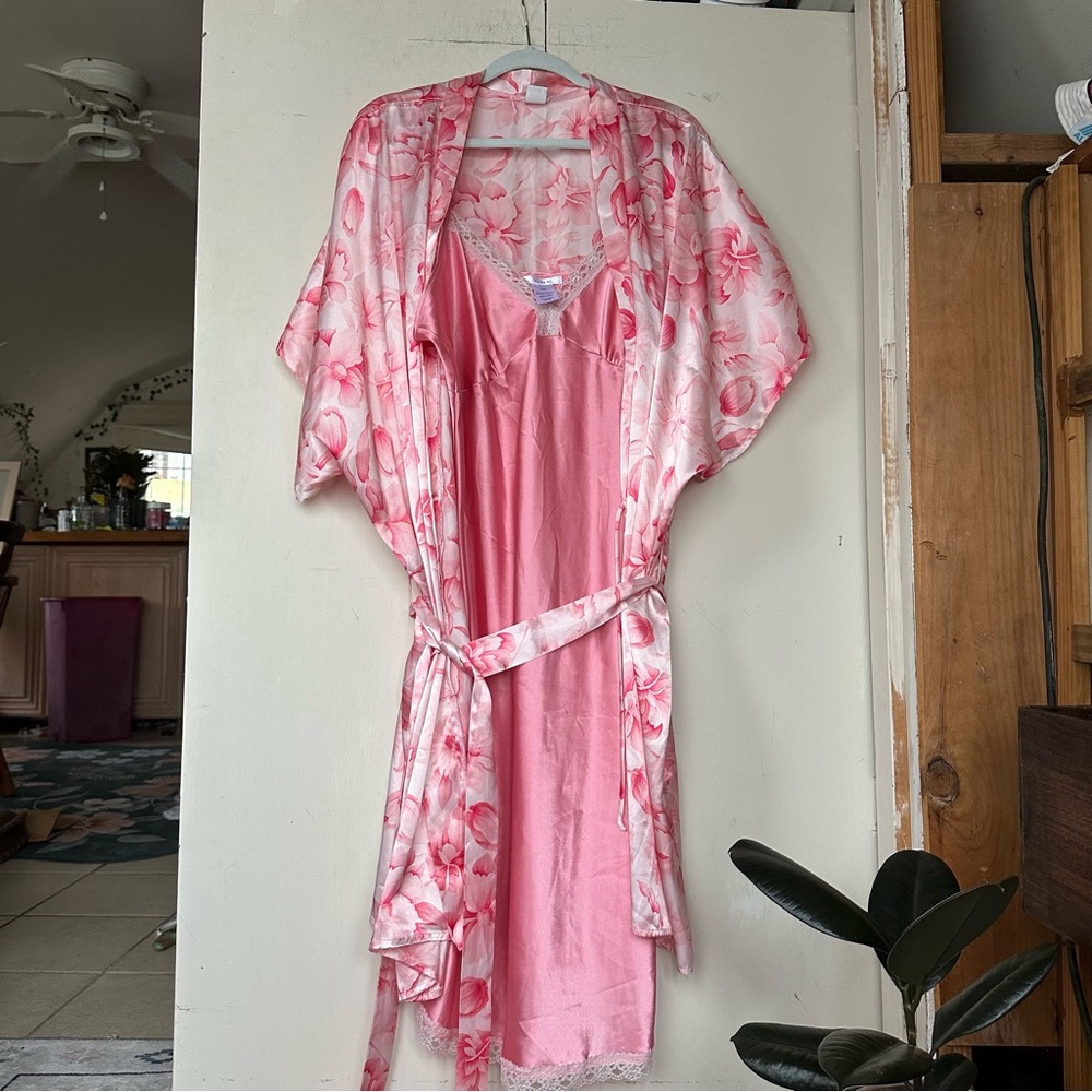 PINK Victoria's Secret Pink Floral Robe & Slip Set Size 4X and XL